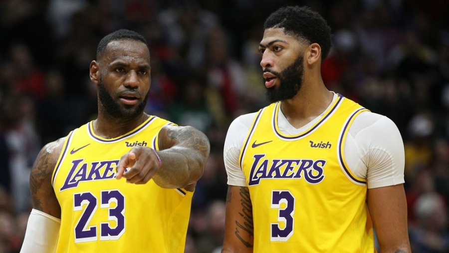 Λέικερς: Επιστρέφουν οι Λεμπρόν και Ντέιβις ενόψει Μπακς!