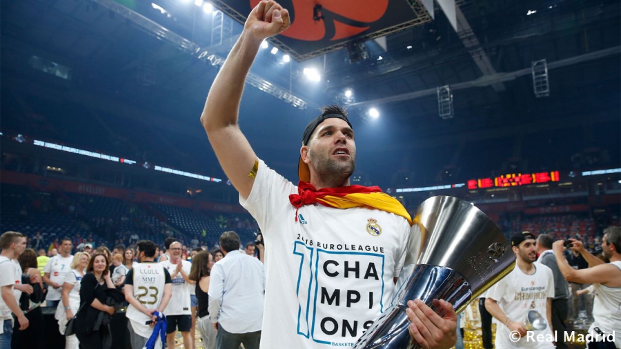 Φελίπε Ρέγιες: Ο εμβληματικός αρχηγός της Ρεάλ Μαδρίτης έγινε ο ένατος Euroleague Legend (video)