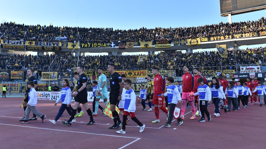 Το «ευχαριστώ» της ΑΕΚ στον κόσμο που γέμισε το Πανθεσσαλικό (vid)