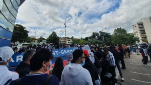 Χαμός στο Παρίσι για την άφιξη του Μέσι! (video)