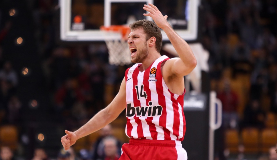 Happy end για τον Ολυμπιακό: Παραμένει ο Βεζένκοφ!