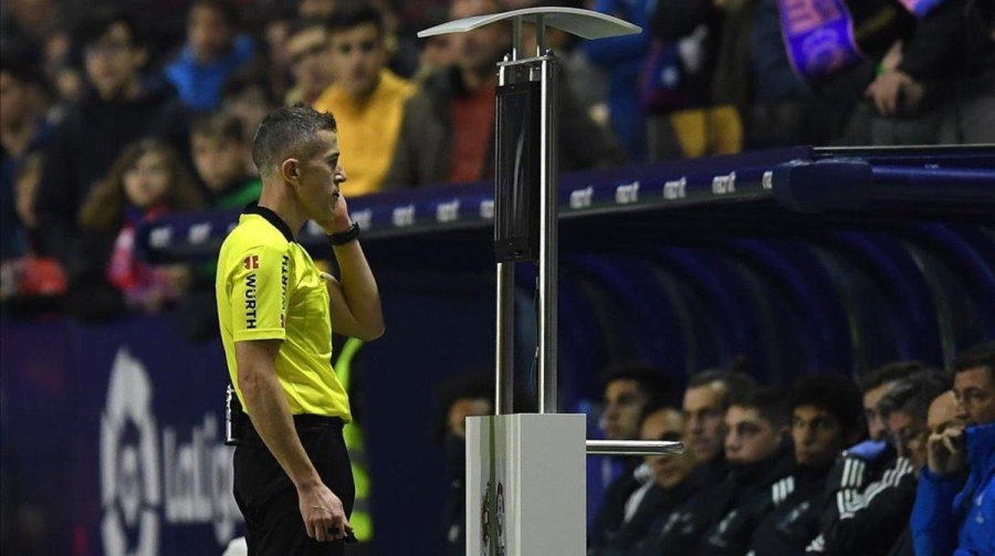 Έρχονται διψήφιες καθυστερήσεις και ανακοινώσεις από τους διαιτητές για τις αποφάσεις του VAR!