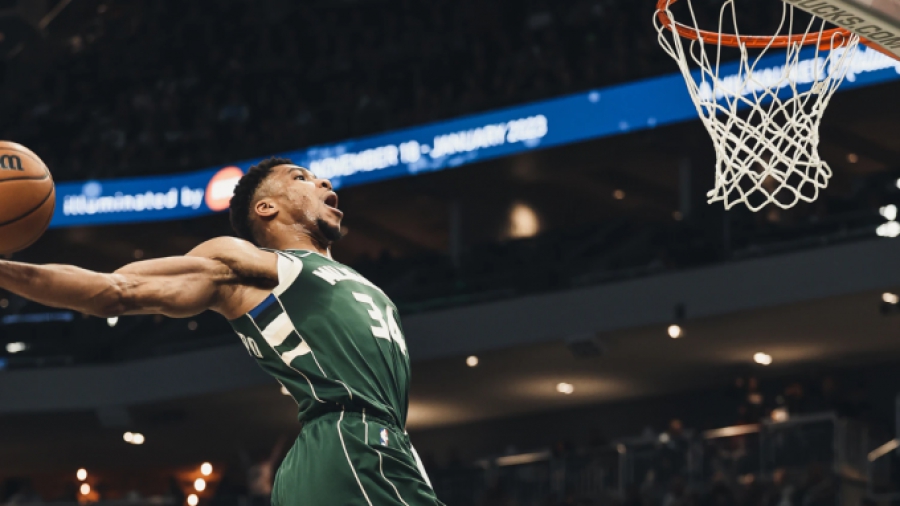 Giannis μετά τη «μυθική» εμφάνιση: «Πολλοί πιστεύουν ότι το παιχνίδι μου είναι βαρετό, αλλά προσπαθώ...»