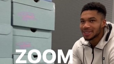 Γιάννης Αντετοκούνμπο: Έκανε δώρο τα Zoom Freak 4 στους συμπαίκτες του (video)