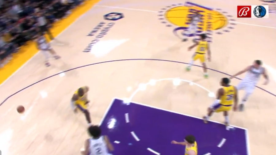 «Άρρωστη» ασίστ του Ντόντσιτς, με... ποδιά στον ΛεΜπρόν! (video)