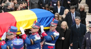 Μιρτσέα Λουτσέσκου: Η Ρουμανία αποχαιρετά τον «δάσκαλό» της - Στην κηδεία και ο γιος του, Ραζβάν