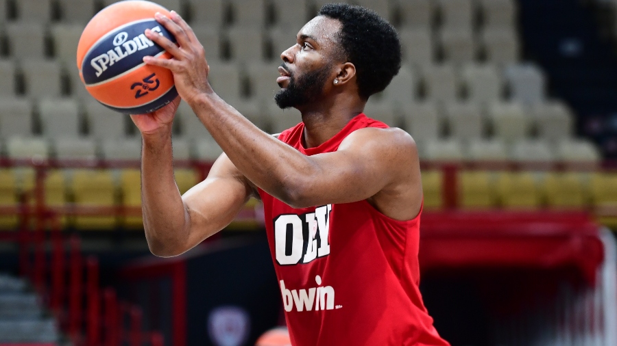 Έβανς: Για πρώτη φορά στην αποστολή του Ολυμπιακού!