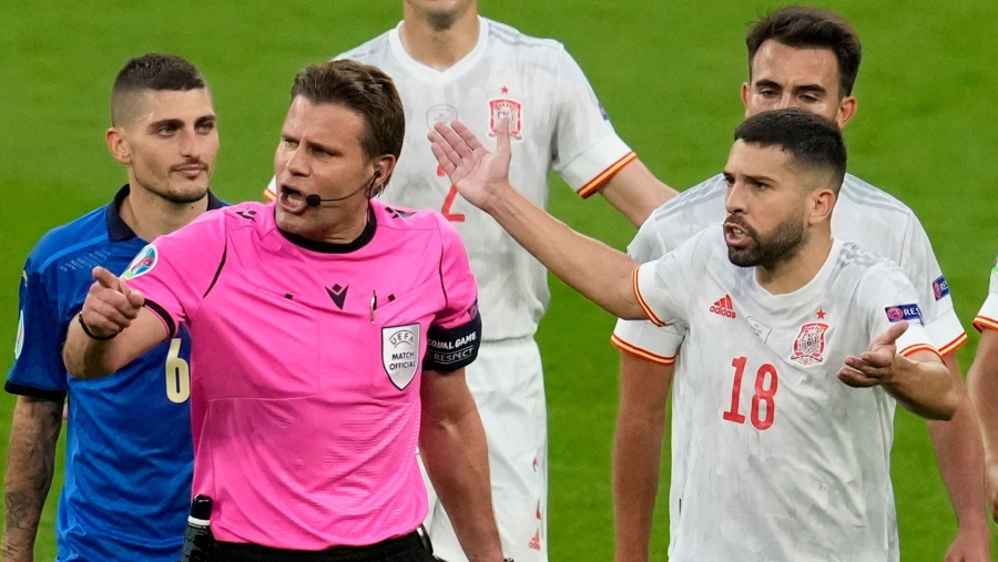 Φέλιξ Μπριχ: Διαιτητής ειδικών αποστολών, σε ένα παιχνίδι (ακόμα πιο) ειδικών συνθηκών!