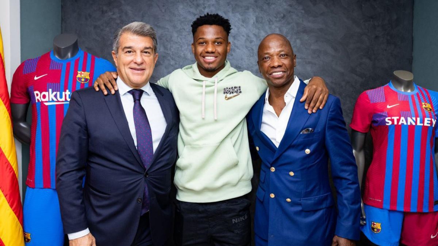 Πατέρας Φάτι για το μέλλον του γιου του: «Σκέφτομαι τη Σεβίλλη ξανά και ξανά!»