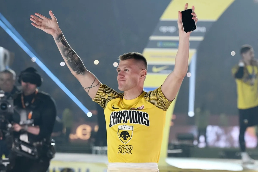 «Κομμάτι της ιστορίας μας - Για πάντα μέλος της οικογένειάς μας!»: Η ΑΕΚ αποχαιρέτησε τον Σιμάνσκι! (video)