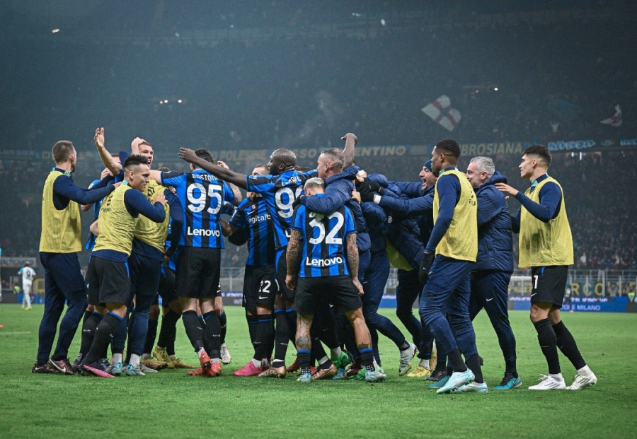 Ίντερ – Νάπολι 1-0: Ο Τζέκο έσπασε το αήττητο των «παρτενοπέι» και έδωσε νέο ενδιαφέρον στη Serie A! (video)