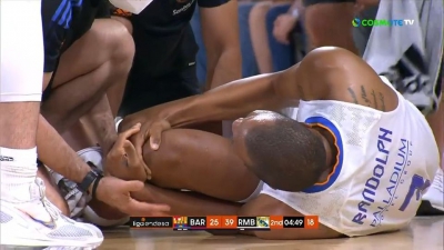 Σοκαριστικός τραυματισμός του Ράντολφ στο Μπαρτσελόνα - Ρεάλ Μαδρίτης (video)