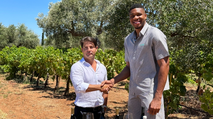 Η οικογένεια Αντετοκούνμπο επενδύει στο ελληνικό κρασί: Πήρε το 10% εταιρείας οινοποιείας!