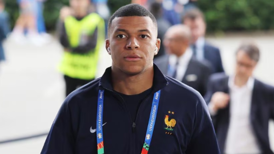 Η στιγμή που περιμέναμε: Κριστιάνο εναντίον Εμπαπέ – Οι ενδεκάδες Πορτογαλίας και Γαλλίας!