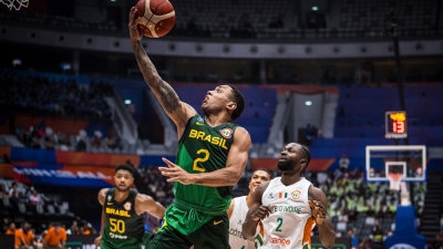 7ος Όμιλος: Στους «16» η Βραζιλία με… μαγικό Ντος Σάντος (video)