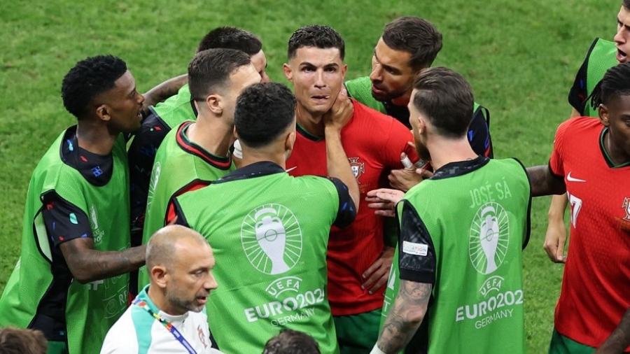 «Πριν μας κρατούσες εσύ, τώρα θα σε στηρίξουμε εμείς»: Όλη η ομάδα στο πλευρό του Κριστιάνο (vid)