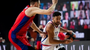 EuroLeague - Final 4: Γλίτωσε την… αυτοχειρία η Εφές και πέρασε στον τελικό (video)