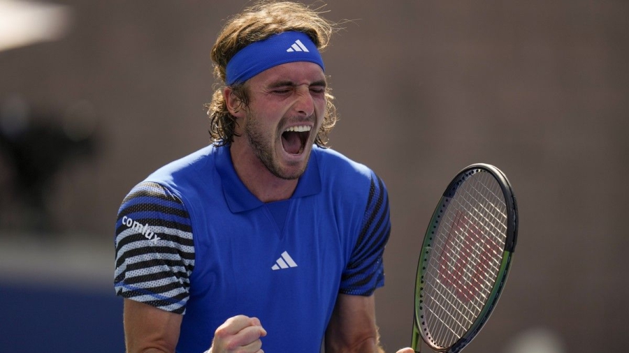 Ο Τσιτσιπάς «καθάρισε» τον Χατσάνοφ (2-0) και πάει με... φόρα στα ημιτελικά του Paris Masters! (video)