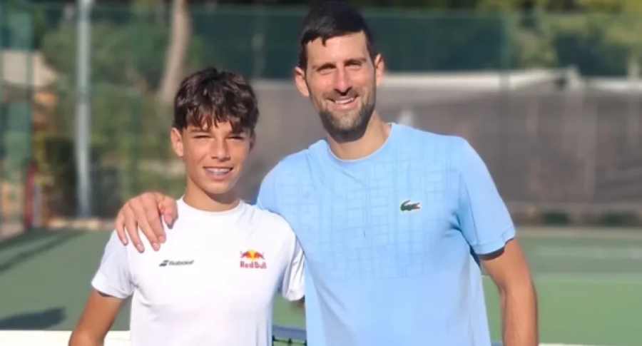 «Μικρέ, μη μας ξεχάσεις!»: Ο Τζόκοβιτς ζητά από τον Παγώνη να τον θυμηθεί τη στιγμή της πρώτης δόξας του!