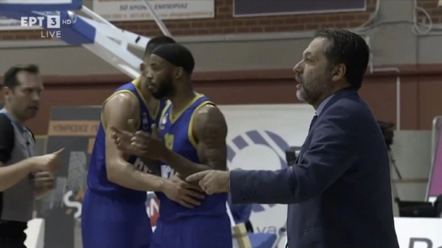 Ο Ντένμον πήγε στον πάγκο του Λαυρίου για να... κρυφακούσει οδηγίες, εξοργίζοντας τον Σερέλη! (video)