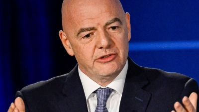 Ινφαντίνο: «Υπάρχει η κόκκινη κάρτα, δεν υπάρχει λόγος να χρησιμοποιηθεί καμία μπλε κάρτα» (video)