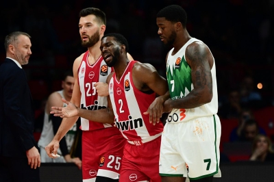 Απίστευτη γκίνια με Έβανς: Μπήκε 1,5 χρόνο μετά, έπαιξε 1,5 λεπτό και... τραυματίστηκε ξανά!