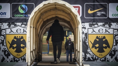 Η ΑΕΚ βρίσκεται στο χείλος του γκρεμού και μόνο αν γίνουν αυτά τα συγκεκριμένα πράγματα δεν θα τσακιστεί (video)