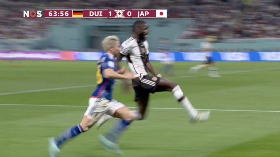 Απίθανο «τρολ» του Ρίντιγκερ σε σπριντ με τον Σακάι! (video)