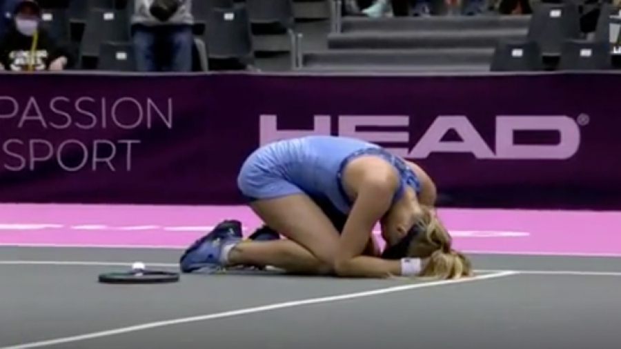 Συγκλονίζει η Ουκρανή τενίστρια Γιαστρέμσκα: Ξέσπασε σε κλάματα στον τελευταίο πόντο που της χάρισε τη νίκη! (video)