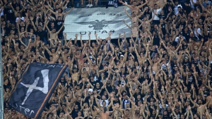 Η ανάγκη γίνεται ιστορία: ΠΑΟΚ και Ολυμπιακός μαζί (;) στις κερκίδες 22 χρόνια μετά!