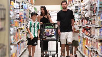 Ο Μέσι πέρασε οριακά... απαρατήρητος σε σούπερ μάρκετ των ΗΠΑ!