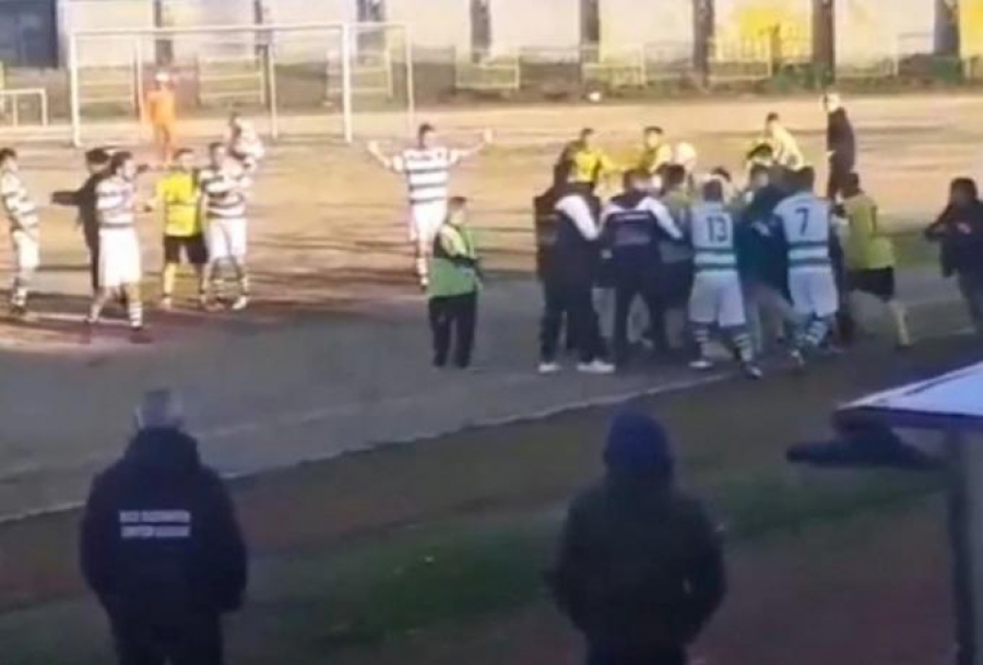 Σοκ: Άγριος ξυλοδαρμός ποδοσφαιριστών και προπονητή στο τοπικό Χαλκιδικής! (video)