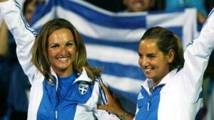 Αιμιλία Τσουλφά: Τρεις γέννες, δύο αποσύρσεις και «ζευγάρι» με συνομήλικη της κόρης της!