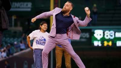 Ο Κόνορ ΜακΓκρέγκορ το «ρίξε» στο μπέιζμπολ! (video)