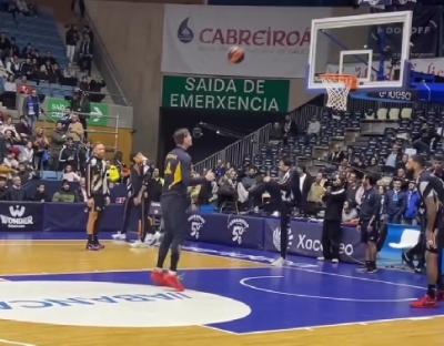 Το έχει και με το… ποδόσφαιρο ο Χεζόνια: Κοντρόλ, κεφαλιά και καλάθι! (video)