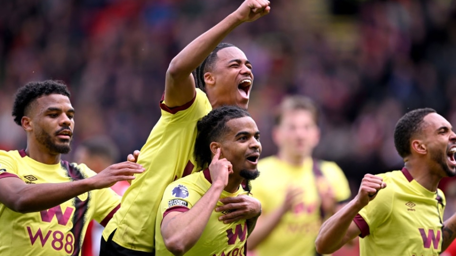 Premier League: «Διέλυσε» τη Λούτον η Μπρέντφορντ, νίκη… ελπίδας για την Μπέρνλι! (video)