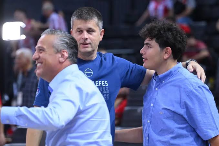 Ο Σαρπ Αταμάν και ο Τσενκ Γιλντιρίμ στη Sunel Arena για το Ολυμπιακός - Εφές!
