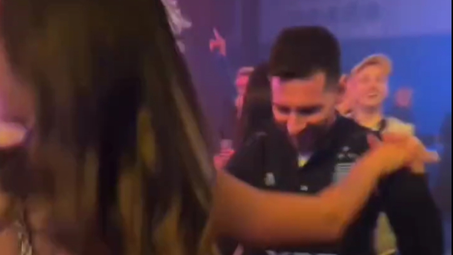 Ο χορός του Μέσι με την Αντονέλα στη φιέστα για το Μουντιάλ έγινε viral