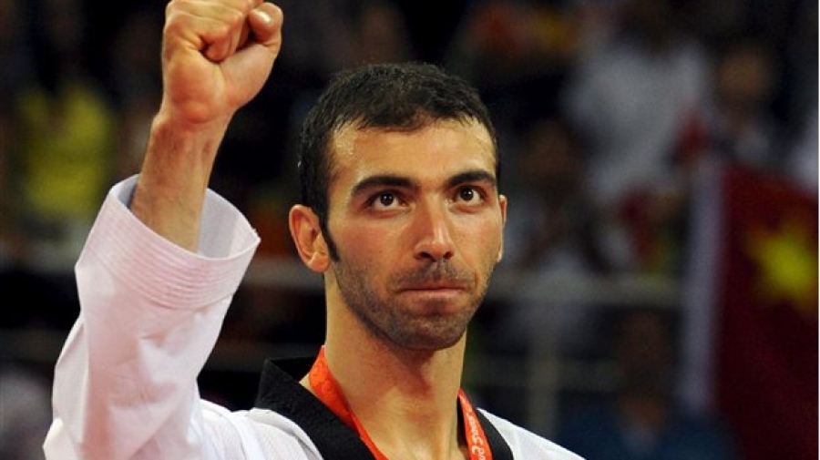 Αλ. Νικολαΐδης: «Τα δάκρυα του Ιακωβίδη είναι τα 20.000 ευρώ του Αυγενάκη για τις φωτογραφίες του στο Τόκιο»