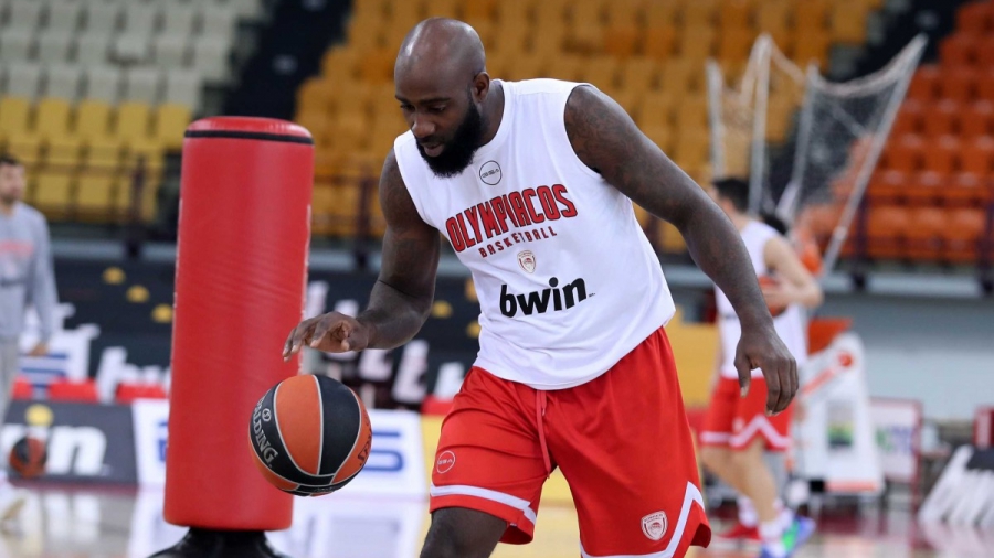 Ολυμπιακός: Στο νοσοκομείο ο Έισι με οξεία αμυγδαλίτιδα