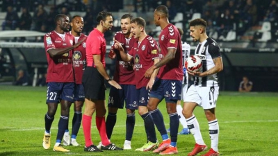 Απόλλων Σμύρνης για τη διαιτησία στην Τούμπα: «Ντροπή και μόνο ντροπή»