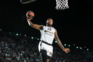 Παρτίζαν: Persona non grata ο Ταϊρίκ Τζόουνς - «Παραμονεύει» ο Ολυμπιακός!