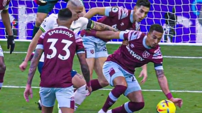 Πέναλτι ή όχι: «Χαμός» στο ντέρμπι του Λονδίνου για το χέρι που δεν καταλογίστηκε υπέρ της Τότεναμ! (video)