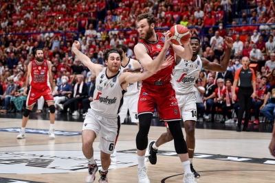 Πρωταθλήτρια Ιταλίας για 29η φορά η Αρμάνι Μιλάνο, που κατατρόπωσε τη Βίρτους με 81-64 (video)