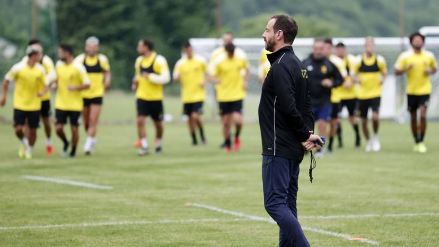 Μάντζιος στους παίκτες: «Καμιά δικαιολογία για το ντροπιαστικό 0-5! Οι μεγάλες ομάδες φαίνονται στα δύσκολα και πρέπει να αντιδράσουμε»