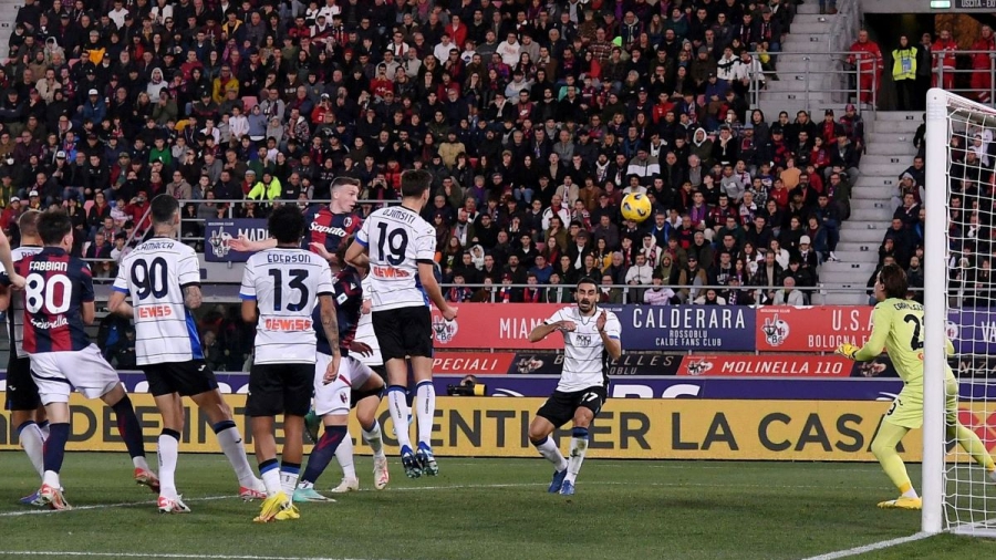 Μπολόνια – Αταλάντα 1 – 0: Χριστούγεννα στο «ρετιρέ» για τους ροσομπλού του Μότα! (video)