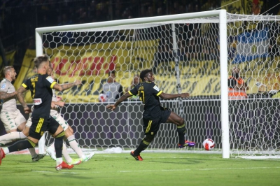 Άρης – Παναθηναϊκός 1-0: Παρθενικό γκολ για τον Καμαρά και μπροστά στο σκορ οι «κίτρινοι» (video)