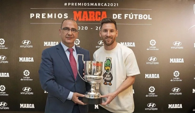 Λιονέλ Μέσι: Ευχήθηκε στην Μπαρτσελόνα και παρέλαβε το όγδοο βραβείο του πρώτου σκόρερ της καριέρας του στη La Liga!