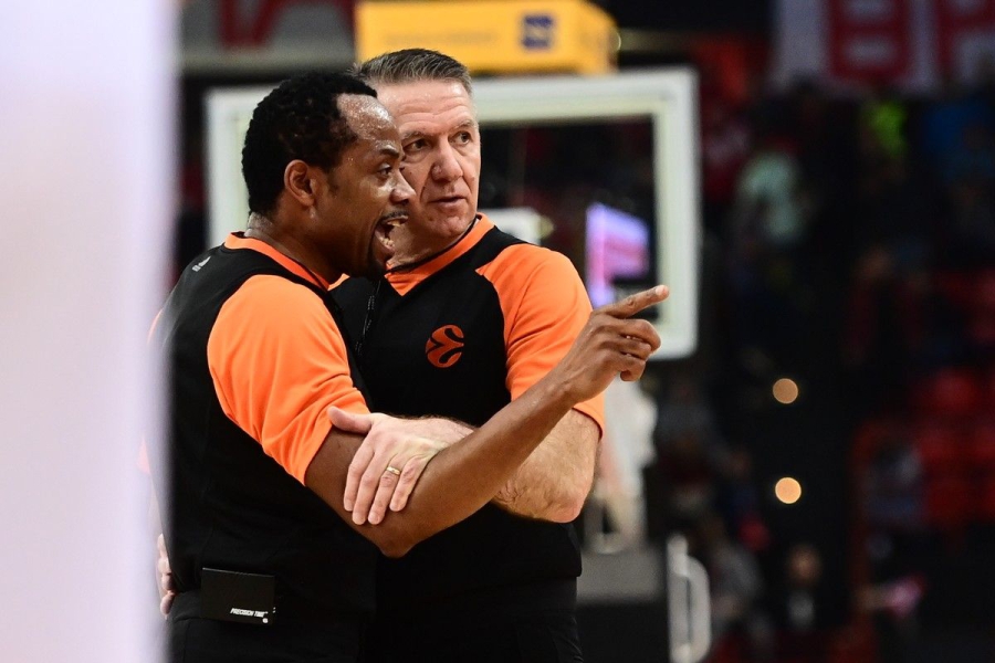 Η ρατσιστική επίθεση στον διαιτητή της EuroLeague και η αντίδραση του Ολυμπιακού