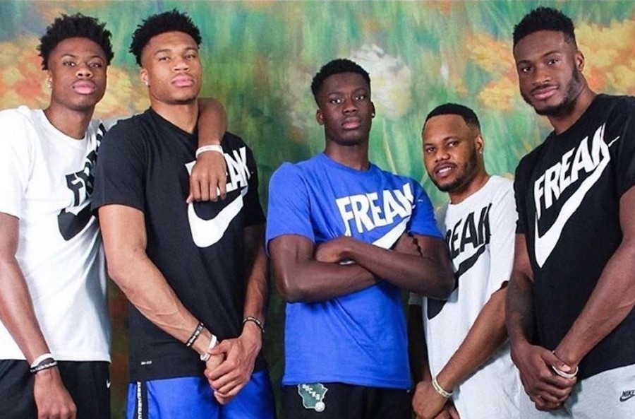 «Σαν τον Γιάννη»: Το νέο τραγούδι του μεγάλου αδερφού των Antetokoumbros αφιερωμένο στον πρωταθλητή του ΝΒΑ! (video)